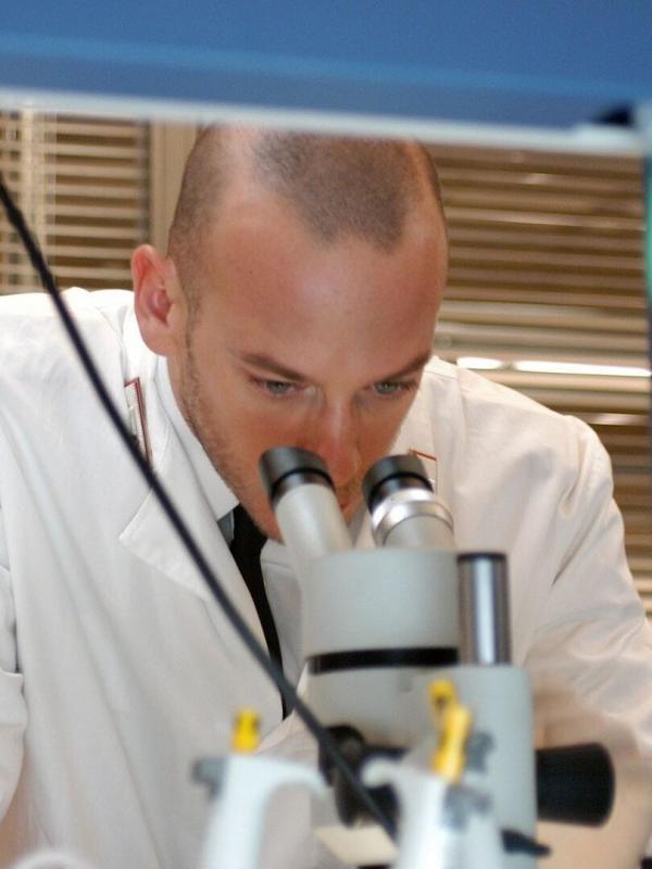 Les spécialistes : investigation scientifique S8 E8