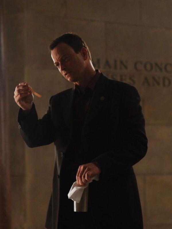 Les experts : Manhattan S2 E2