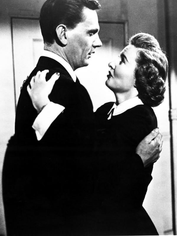 La femme à l'écharpe pailletée