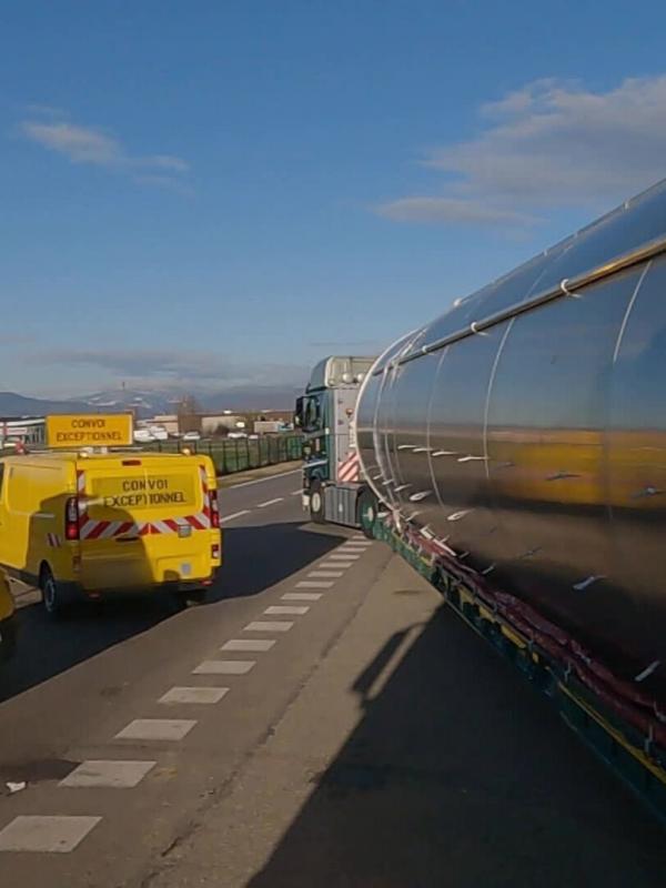 Convois exceptionnels : transports de l'extrême en famille