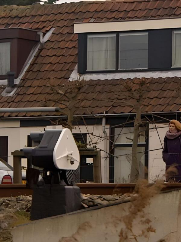 Achter Gesloten Deuren