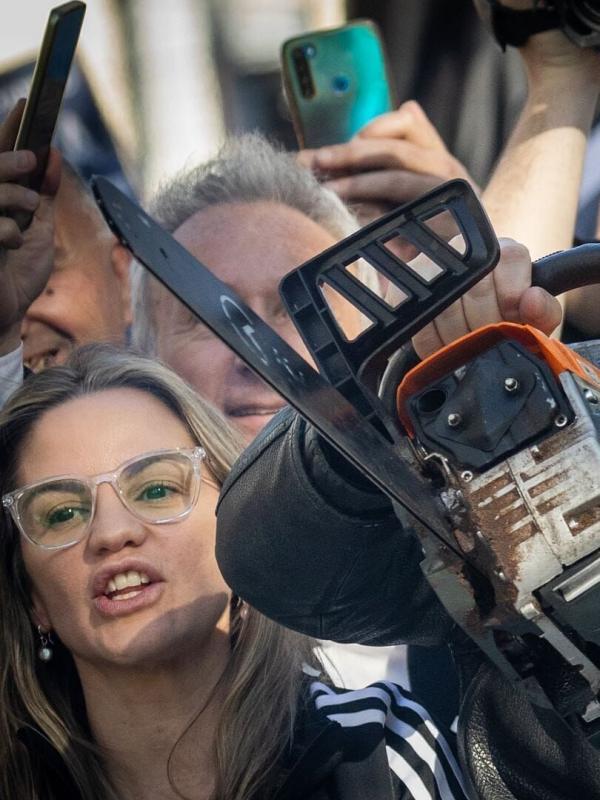 Javier Milei, le président à la tronçonneuse